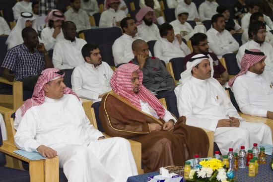 الصورة من اليسار إلى اليمين السيد / سامر الريان رئيس مجموعة التسويق الشيخ / محمد بن لؤي مدير ادارة تشجيع برامج الحماية ف...